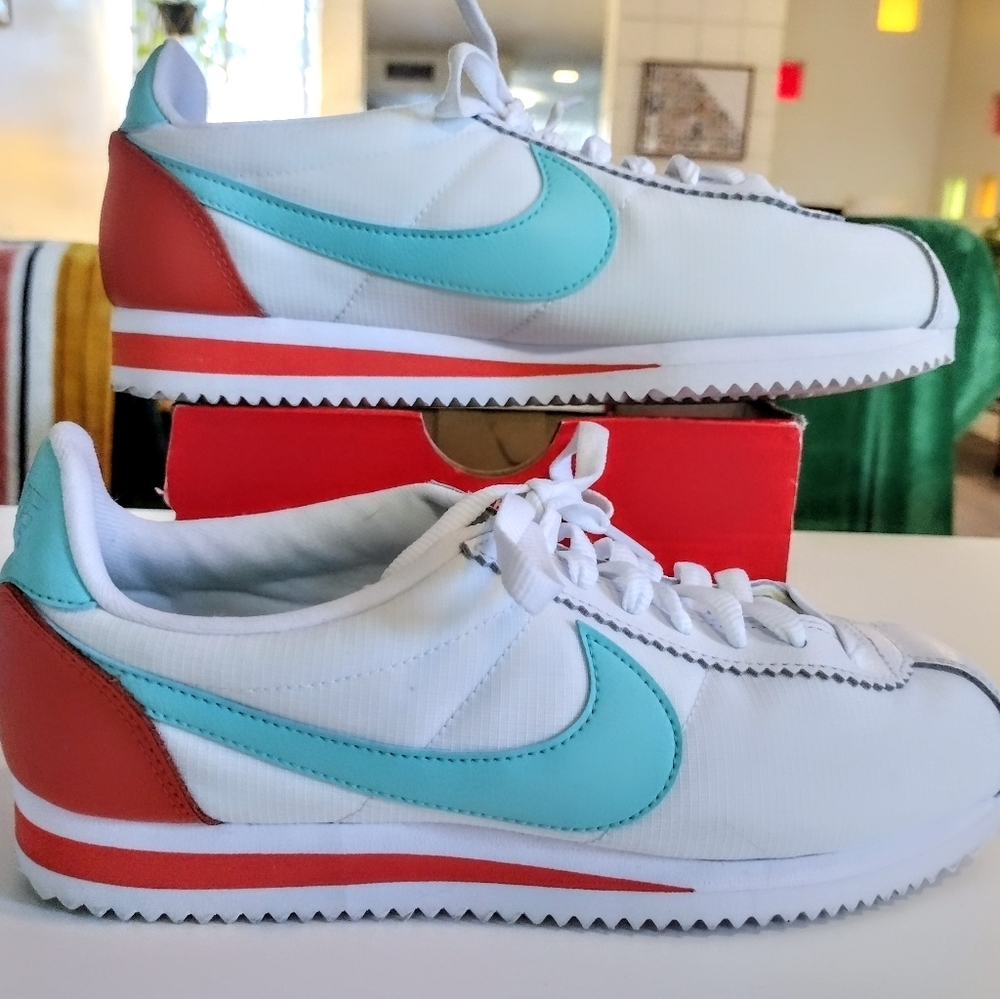 NIB Nike Classic Cortez Premium Light Aqua, Cosmic Clay